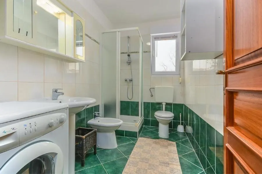 Guest house Apartment Nena Karigador