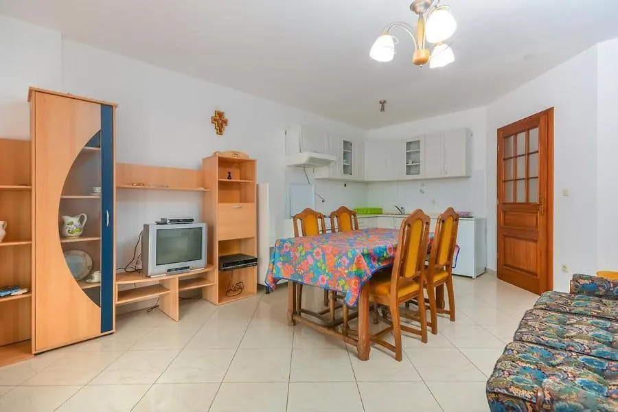 Guest house Apartment Nena Karigador