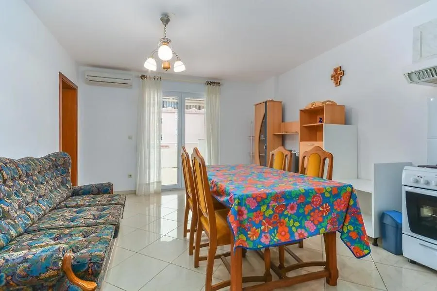 Apartment Nena Karigador Croatia